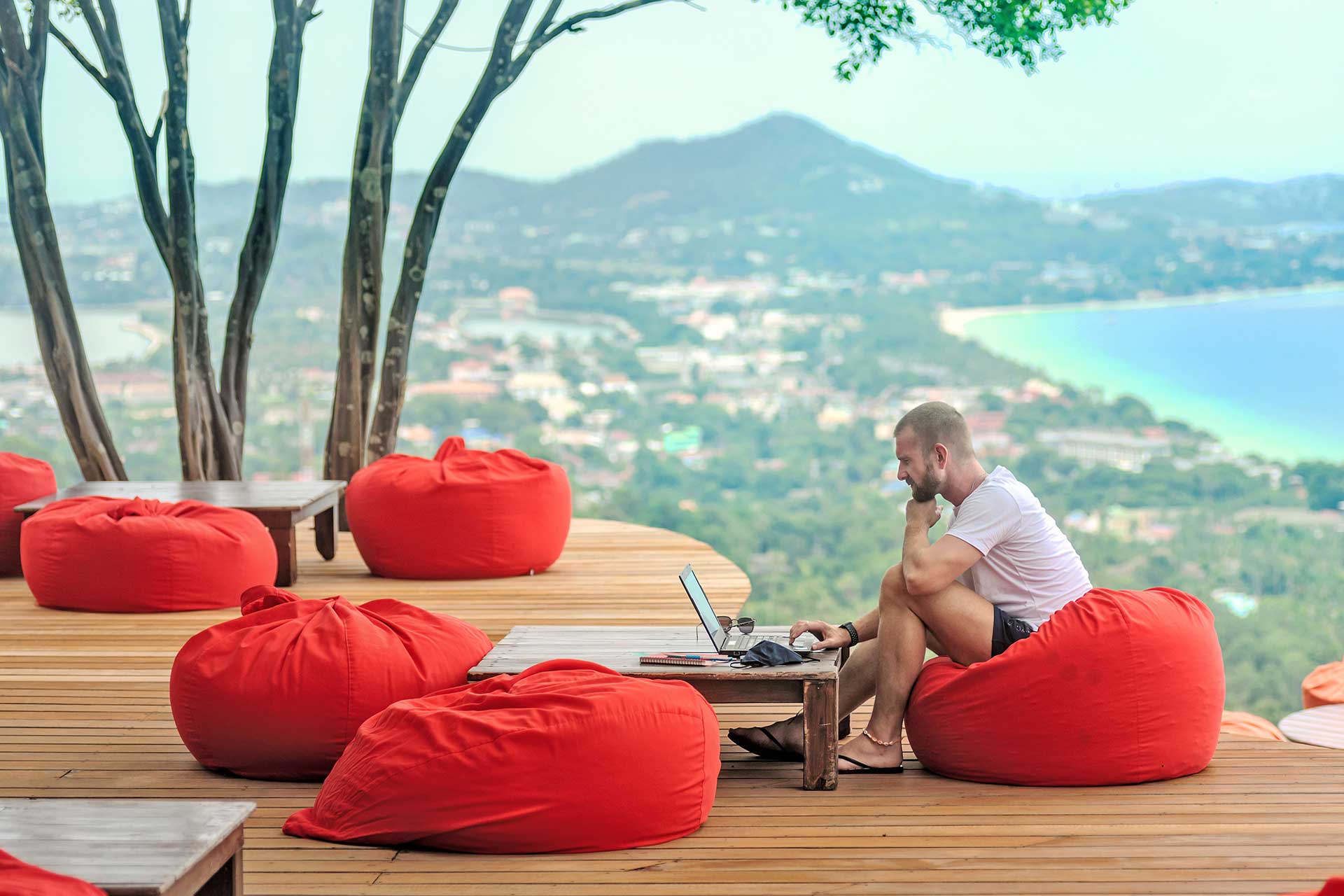 Цифровий кочівник працює в Угоршині