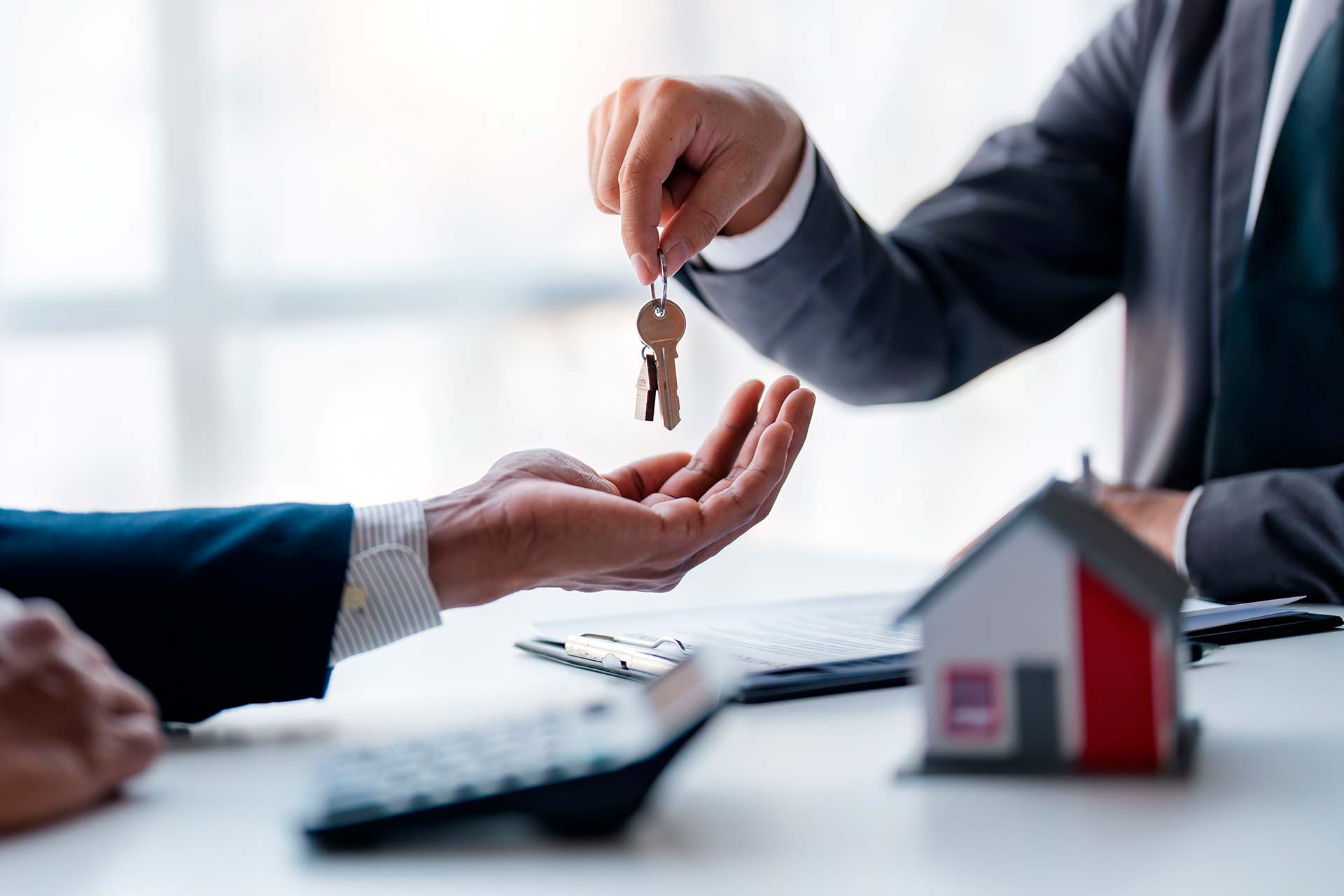 Чоловік отримав посвідку на проживання Латвії через інвестиції в нерухомість