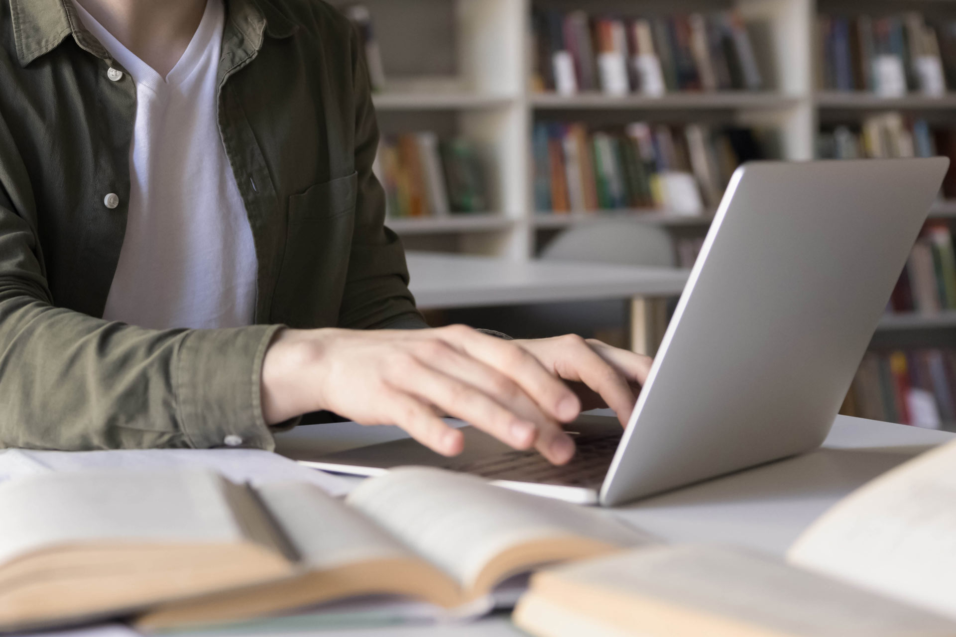 Студент оформив дозвіл на проживання в Швейцарії навчаючись в університеті