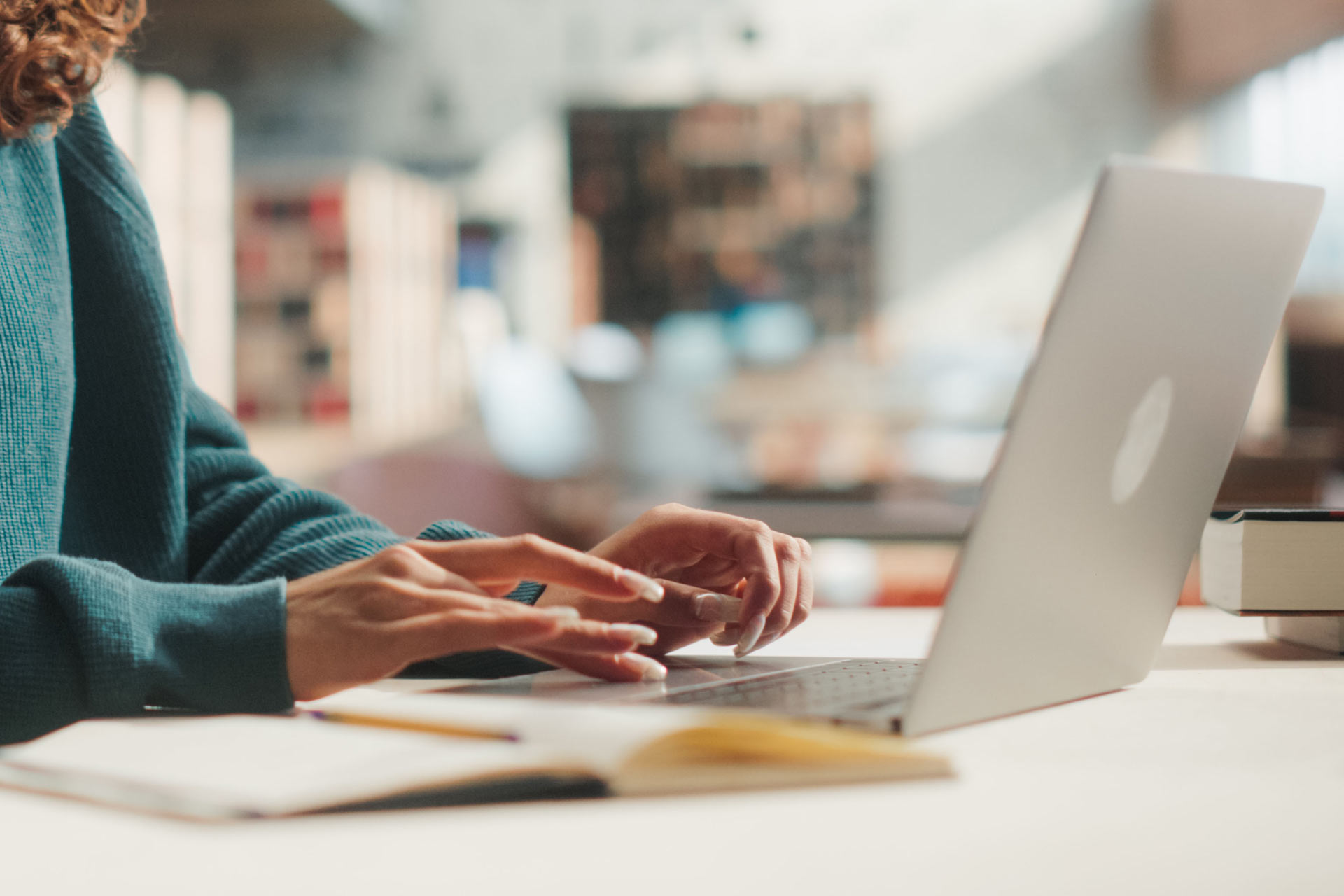 Дівчина оформила дозвіл на проживання в Люксембурзі з метою навчання в країні