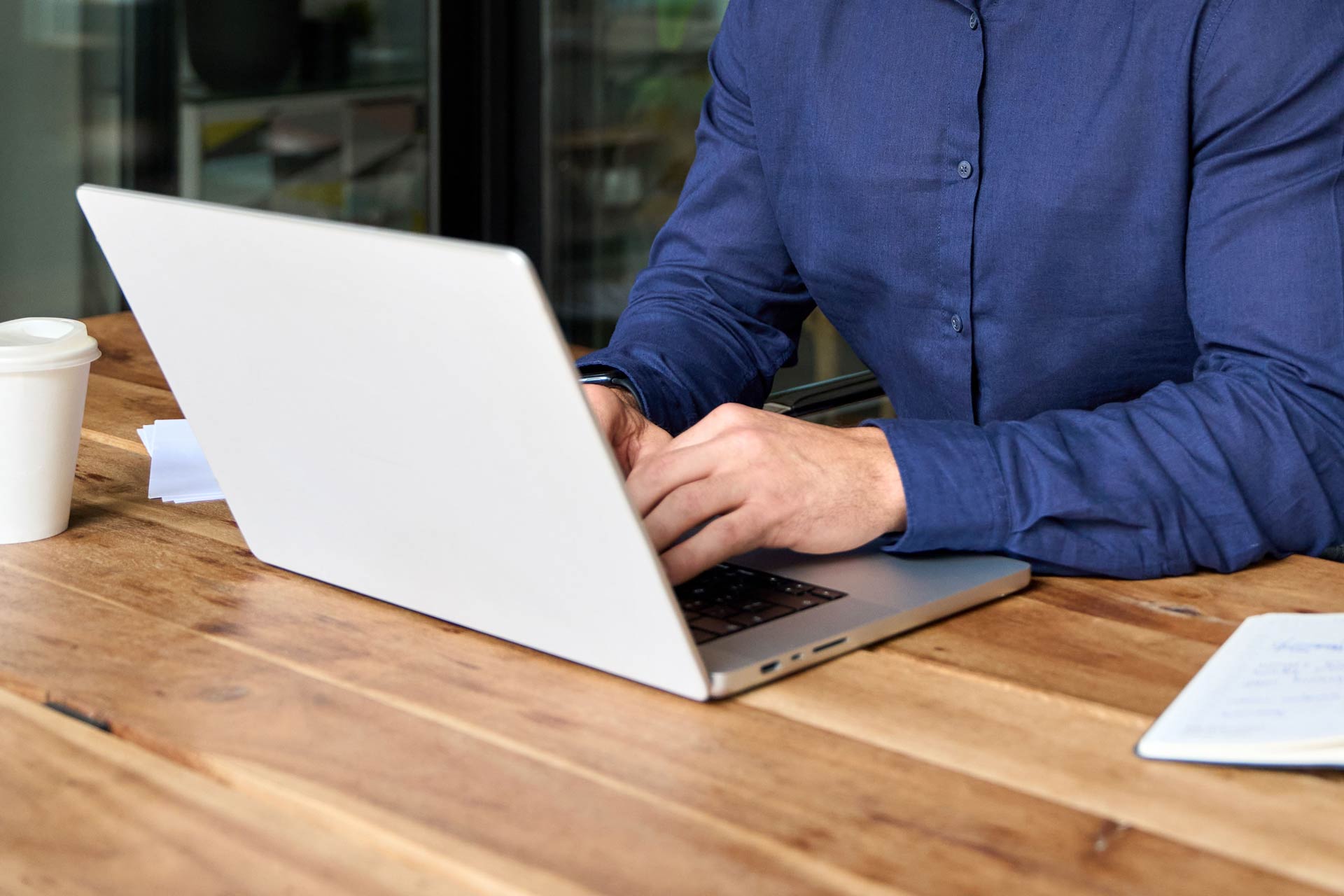 Чоловік оформив дозвіл на проживання в Люксембурзі з метою працевлаштування в країні