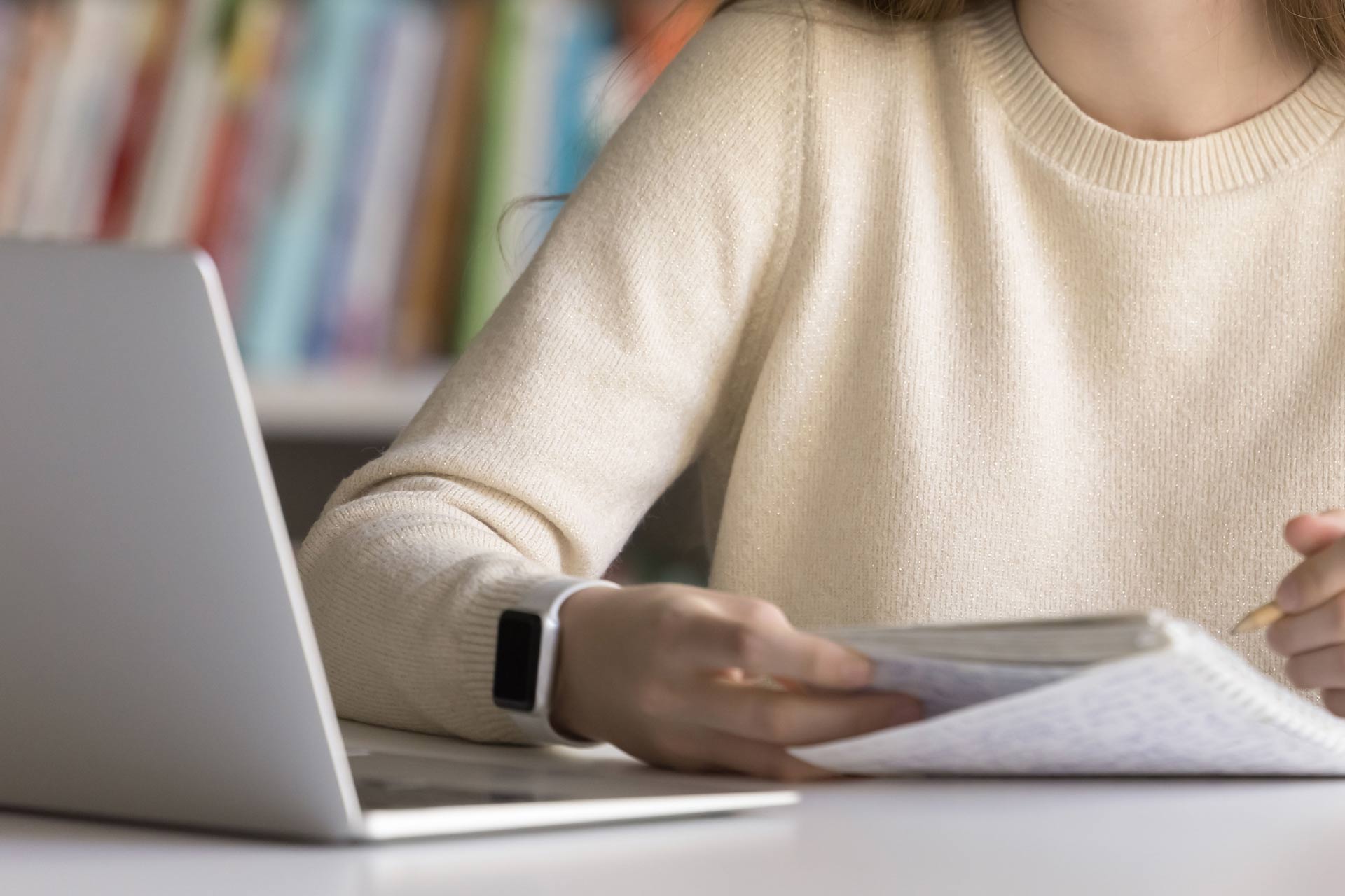 Дівчина отримала дозвіл на проживання в Португалії через навчання в країні